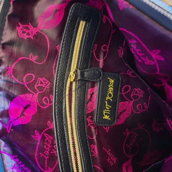 Vintage Y2K Betsey Johnson cream black faux leather quilted heart handbag purse - Picture 13 of 13